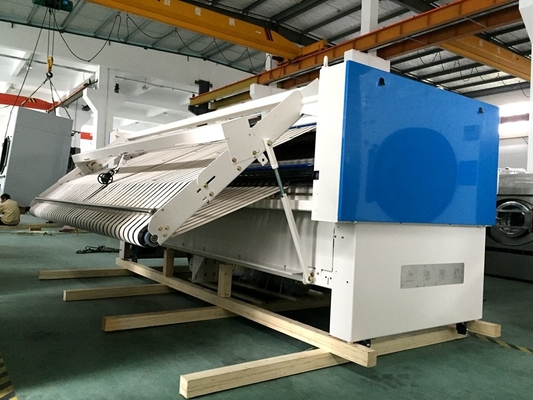 High Performance Industrial Bedsheet Folding Machine 3300 X 3300mm For Laundry Plant