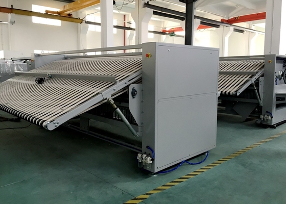 3000mm AutoHotel Linen Bedsheet Folding Machine Large Capacity With Electric Heating